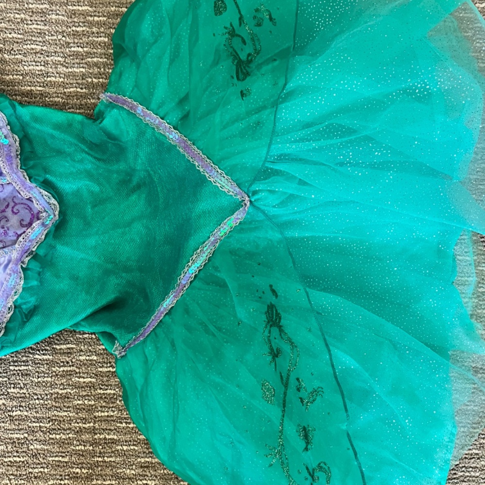 Little Mermaid Dress/Costume Size - 6/7 - Picture 3 of 5